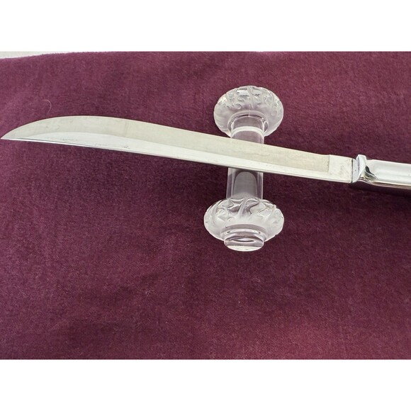 Signed Lalique France crystal knife rest, frosted leaf ends, elegant tableware - Picture 10 of 13